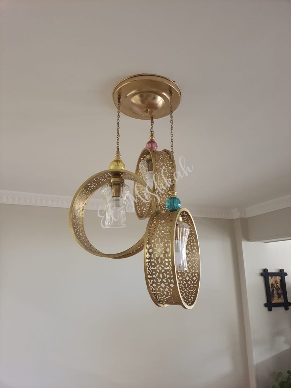 نجف بطوق نحاسي