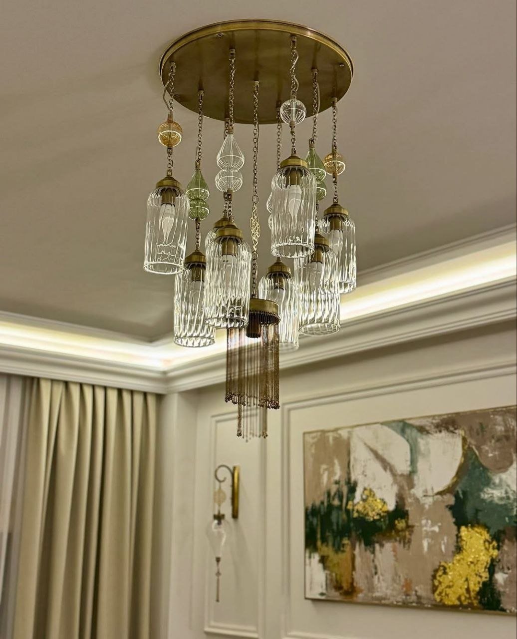 تصميم نجفة نحاس مستديرة ذهبي كلاسيك من المشكاة.