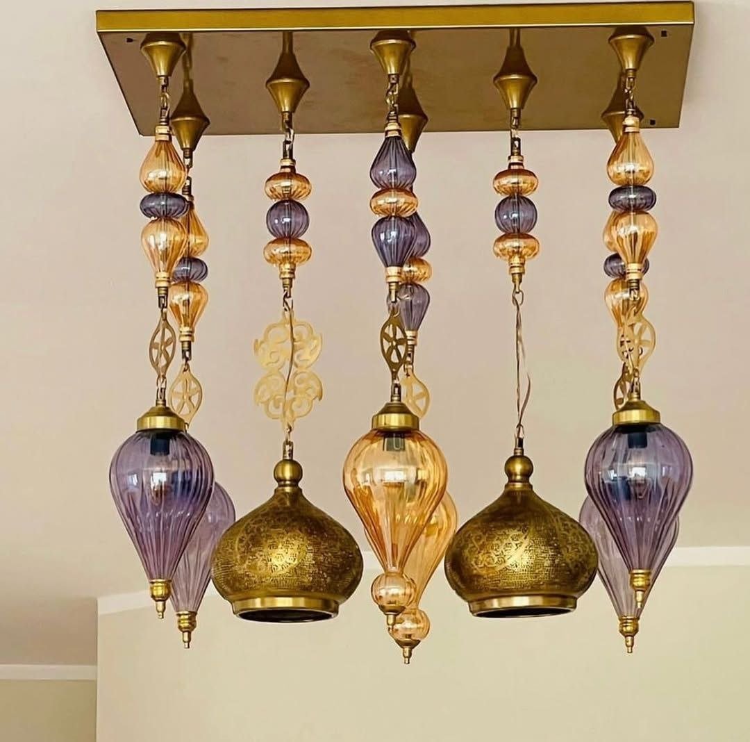 نجفة مسطرة مودرن ذهبي بتصميم طولي للسفرة