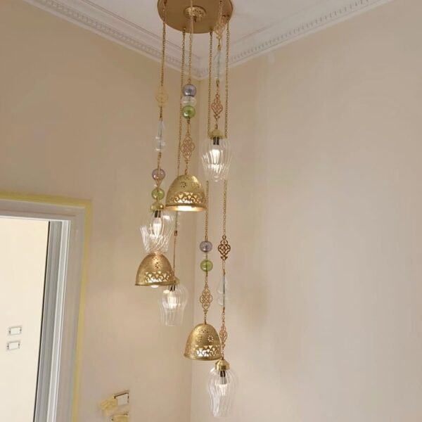 نجفة مسطرة مودرن ذهبي بتصميم راقٍ من المشكاة