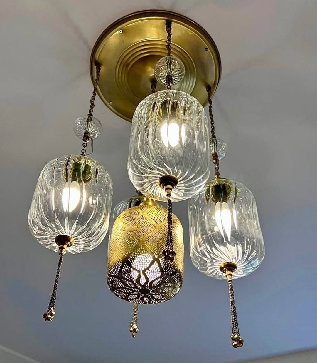 نجفة مسطرة مودرن فضي مع كريستال لامع من المشكاة