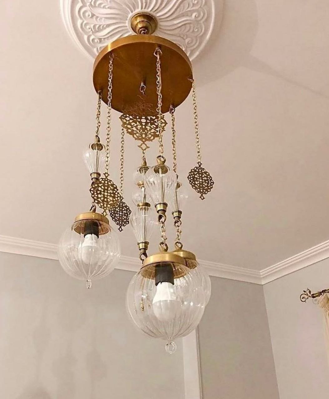 نجفة مسطرة مودرن نحاس مع كريستال فاخر من المشكاة