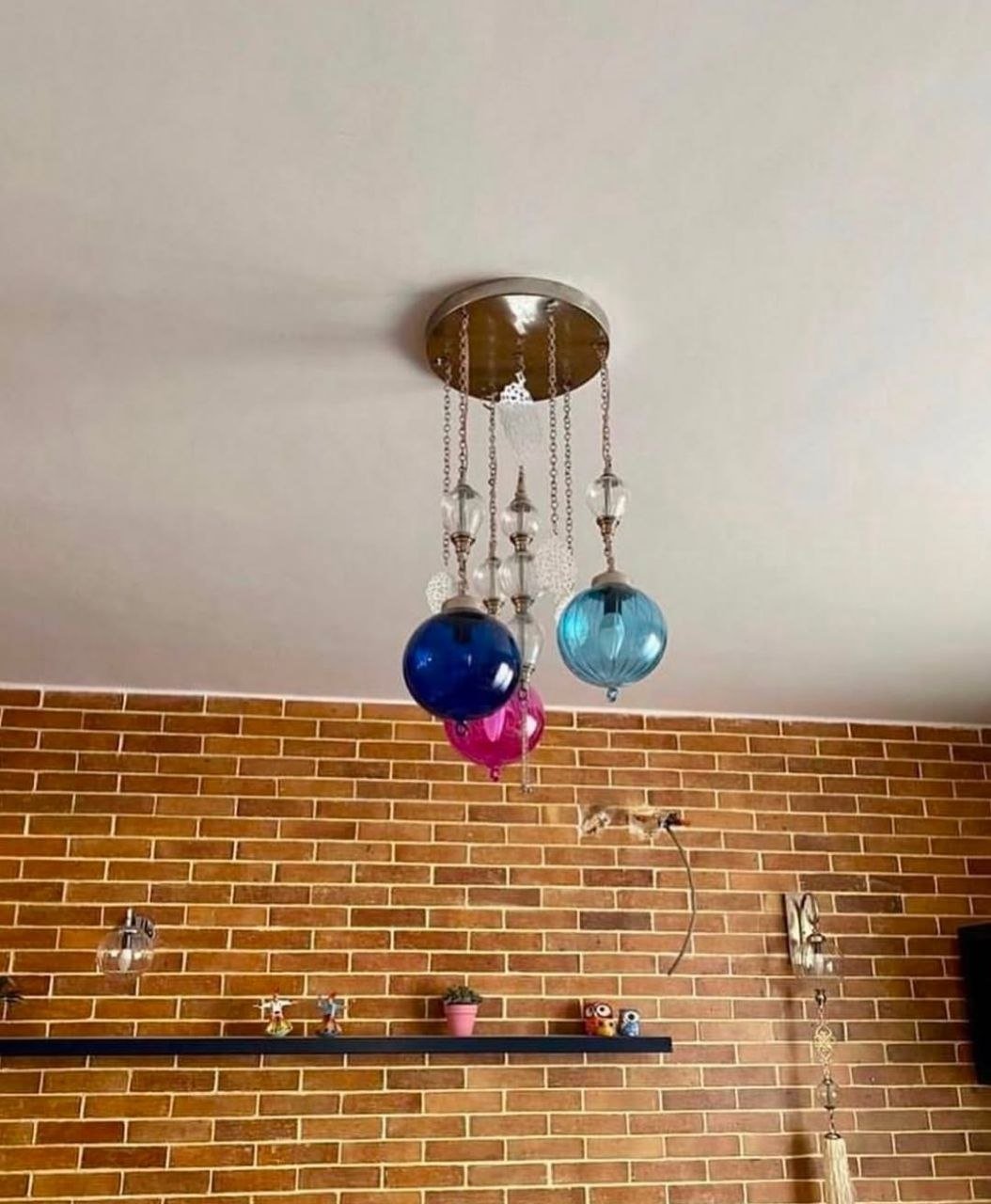 نجفة مسطرة مودرن نحاس بقطع كريستال من المشكاة