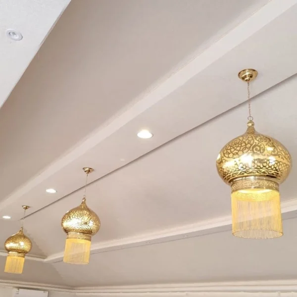 نجف مساجد نحاس بتصميم إسلامي عريق وزخارف يدوية من المشكاة
