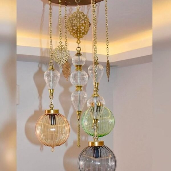 نجفة سقف مودرن ذهبي مرصعة بالكريستال من المشكاة