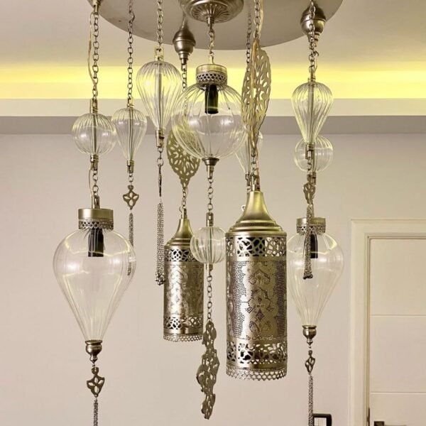 نجفة سقف مودرن فضي بقطع كريستال من المشكاة