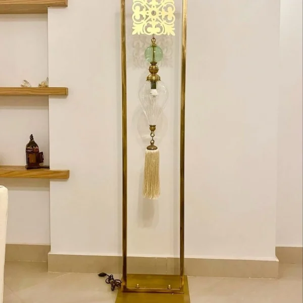 أباجورة أرضية نحاسي مرصعة بالكريستال بتصميم ملكي من المشكاة 