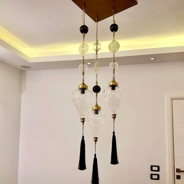 نجفة معدن سيمبل فضي بتصميم انسيابي من المشكاة