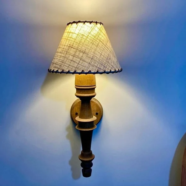 أبليك حائط نحاسي مرصع بالكريستال بتصميم كلاسيكي من المشكاة 