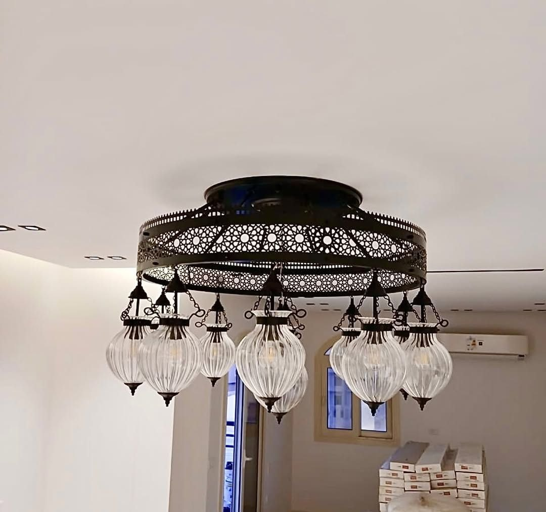 نجفة معدن سيمبل أسود بقطع كريستال من المشكاة