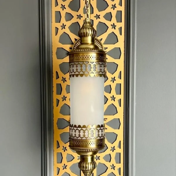 أبليك حائط نحاسي مدمج بالزجاج النقي بتصميم عصري من المشكاة