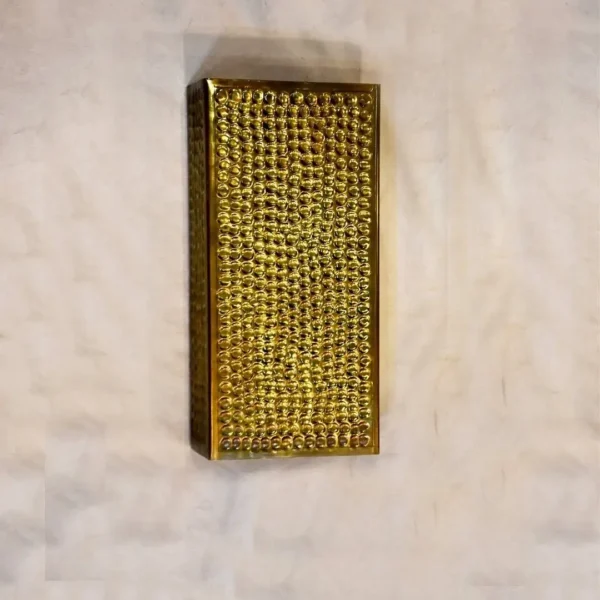 أبليك حائط نحاسي وزجاجي بتصميم ناعم من المشكاة