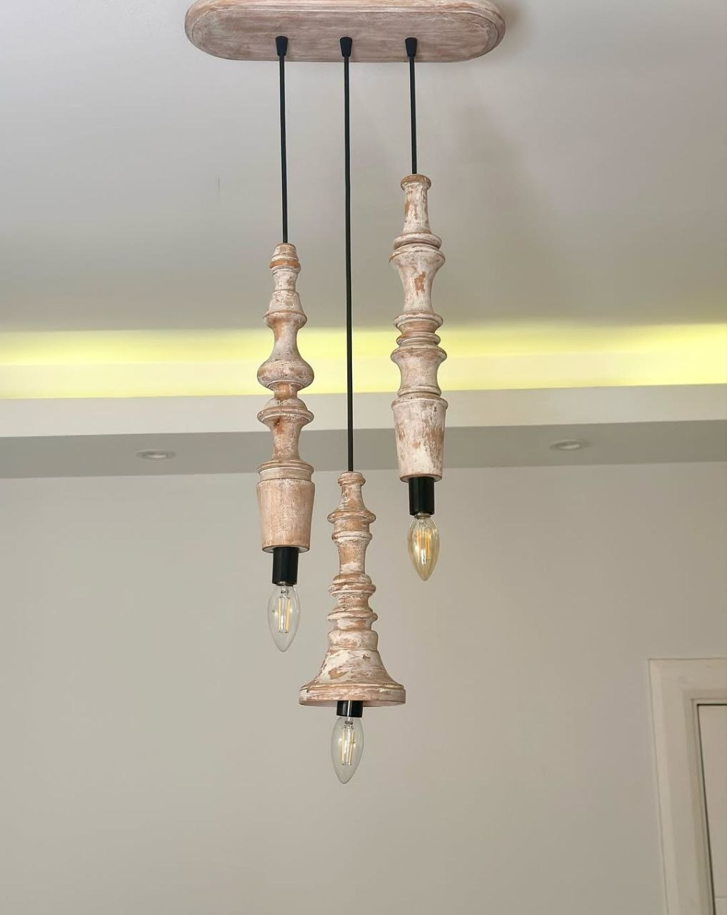 نجفة سقف مودرن فضي بتصميم بسيط من المشكاة