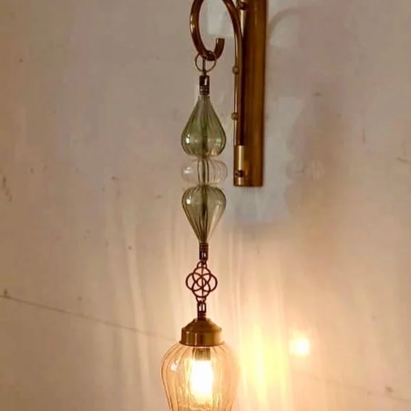 أبليك نحاسي كريستال للحوائط بتصميم كلاسيكي فاخر من المشكاة 