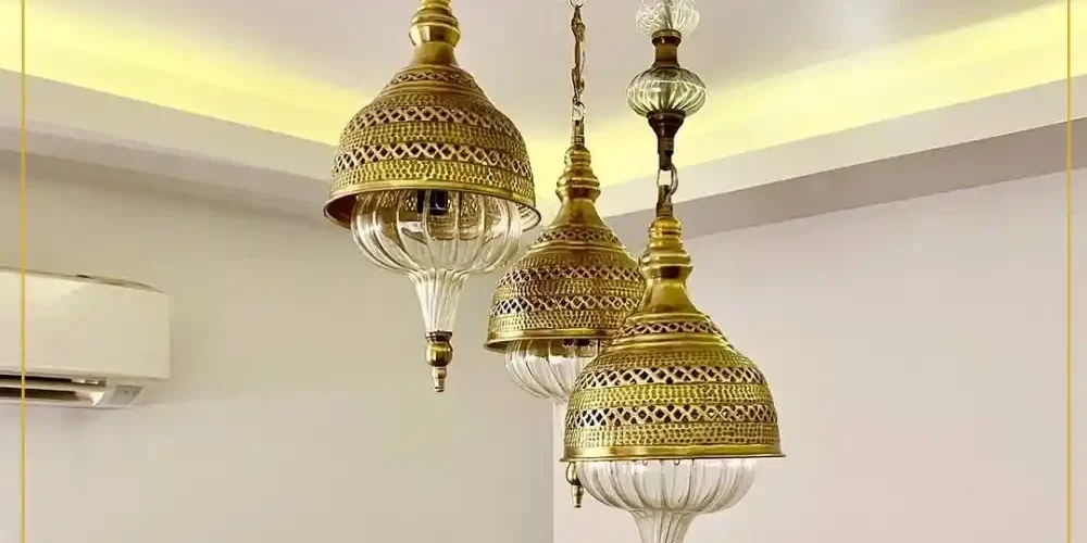 تصميم فاخر من نجف مودرن للريسبشن من متجر كمشكاة